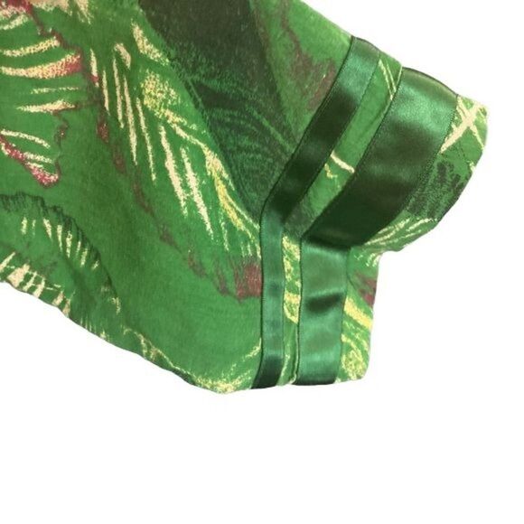 Calvin Klein Vivid Green Top Size Medium - Picture 7 of 10